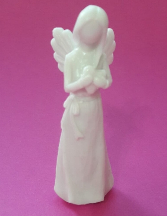 Kalp tutan kiz silikon kalip